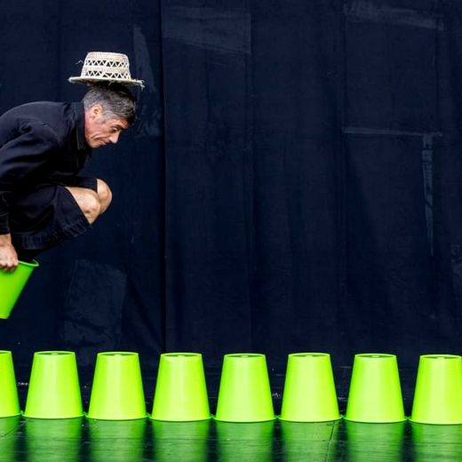 Clown, manipulation d'objets - Bakéké